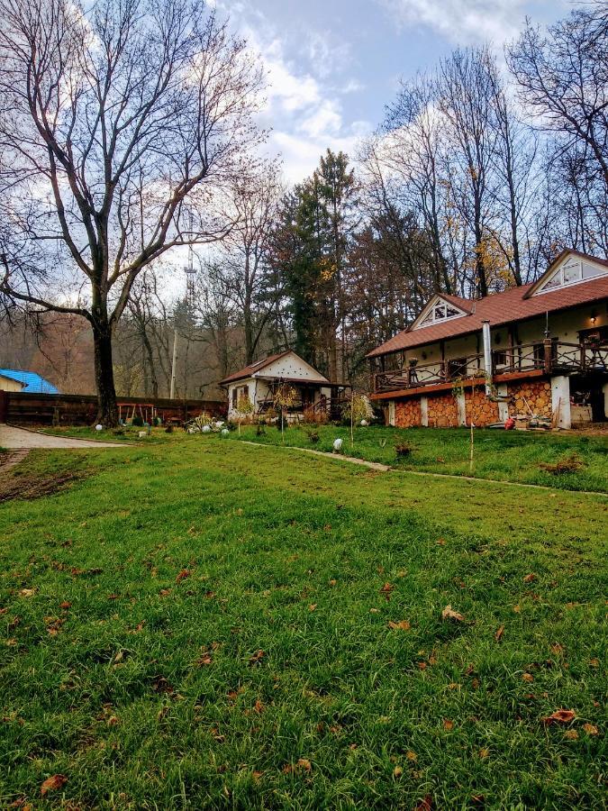 Panorama Hotel & Spa Tsjernivsi Buitenkant foto